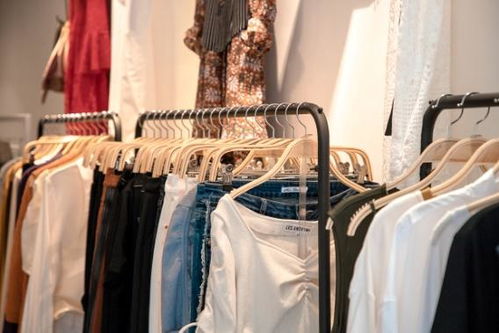 開服裝店，如何巧妙應(yīng)對顧客對價格的質(zhì)疑